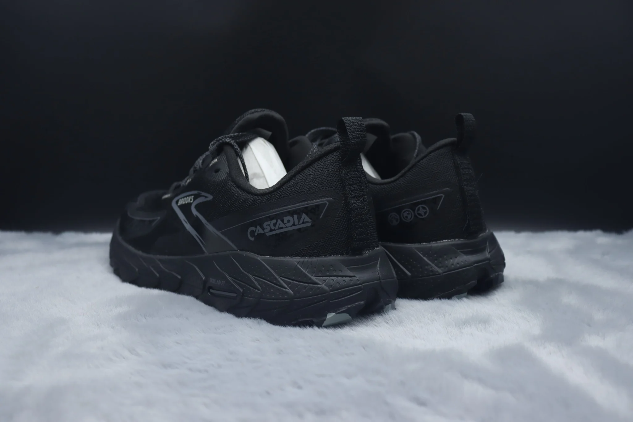 Brooks Cascadia 18 - Carbon Black - Image 6