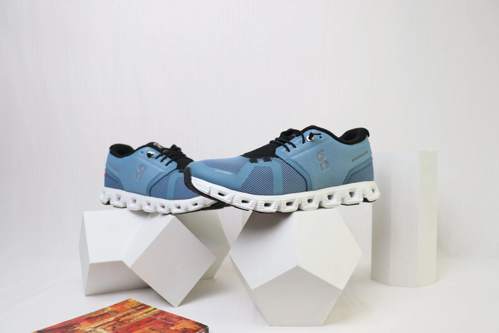 On Cloud 5 - Blue - Image 3