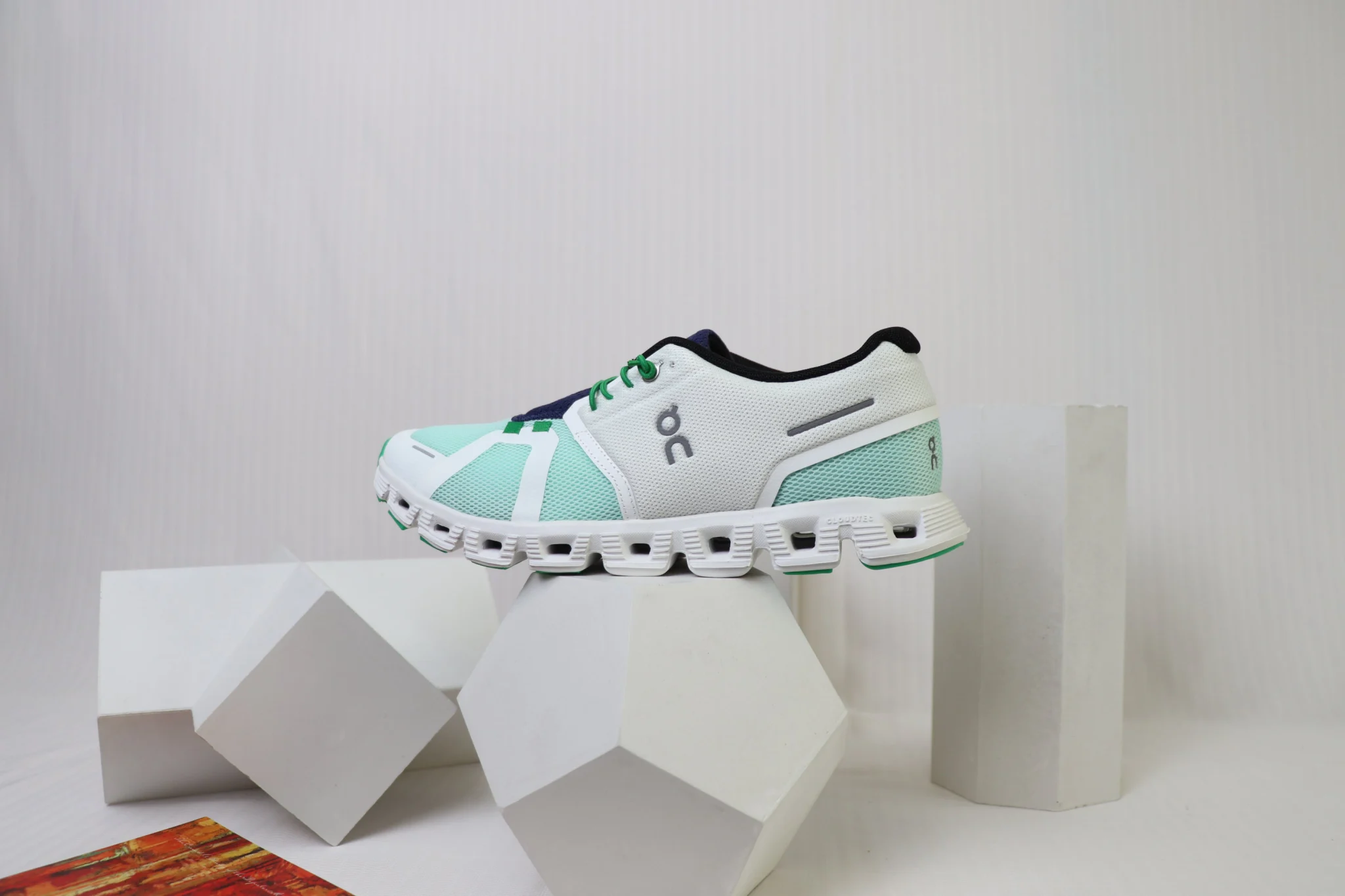 On Cloud 5 - Green - Image 3
