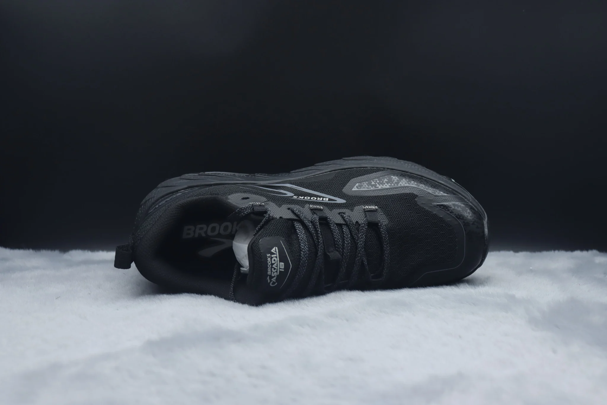 Brooks Cascadia 18 - Carbon Black - Image 5