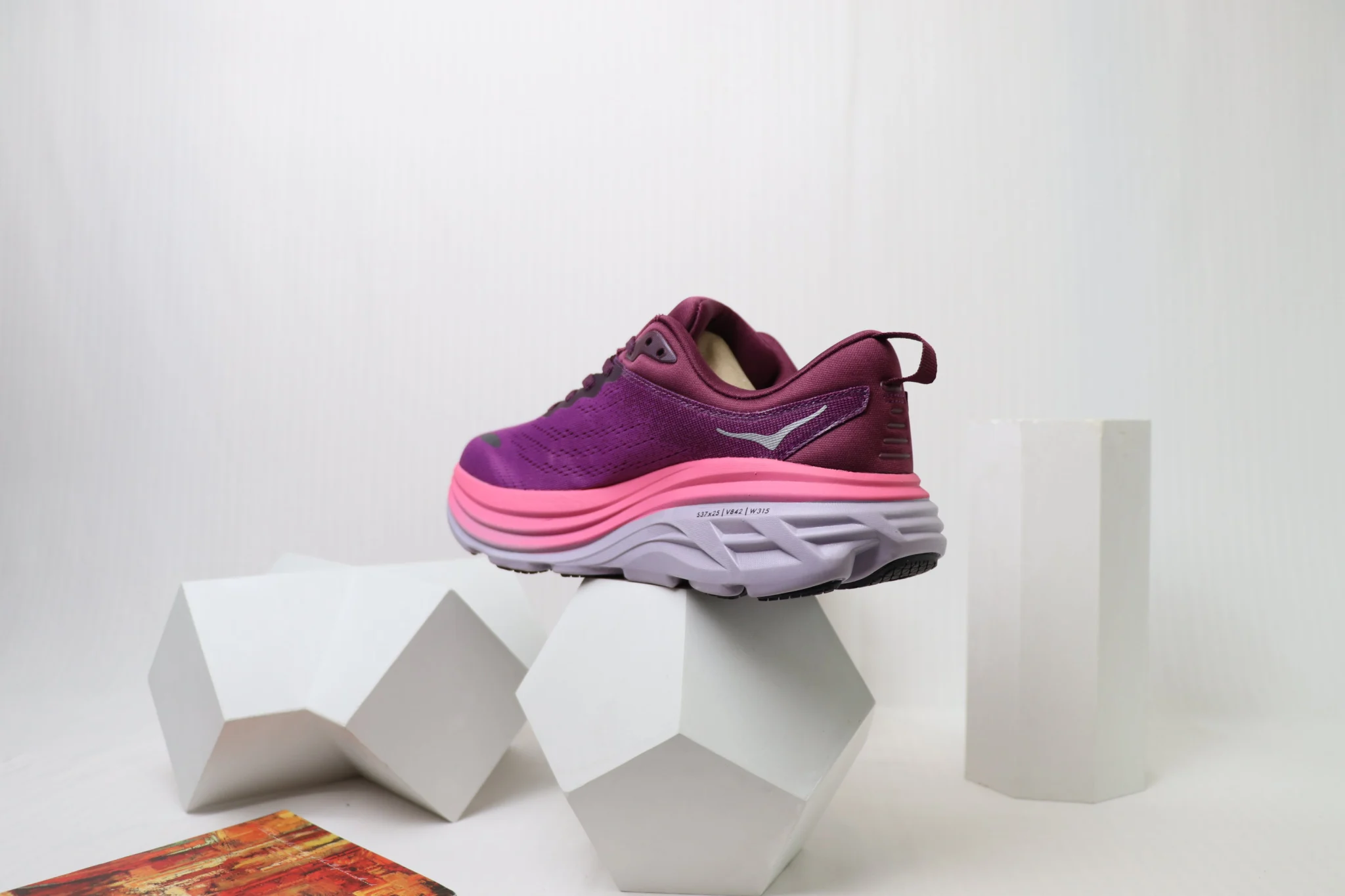 Hoka Bondi 8 - Berry Pulse - Image 6
