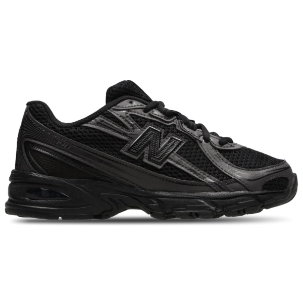 New Balance 740 - Black