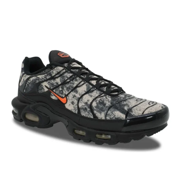Nike Air Max Plus - Black Orange Camo