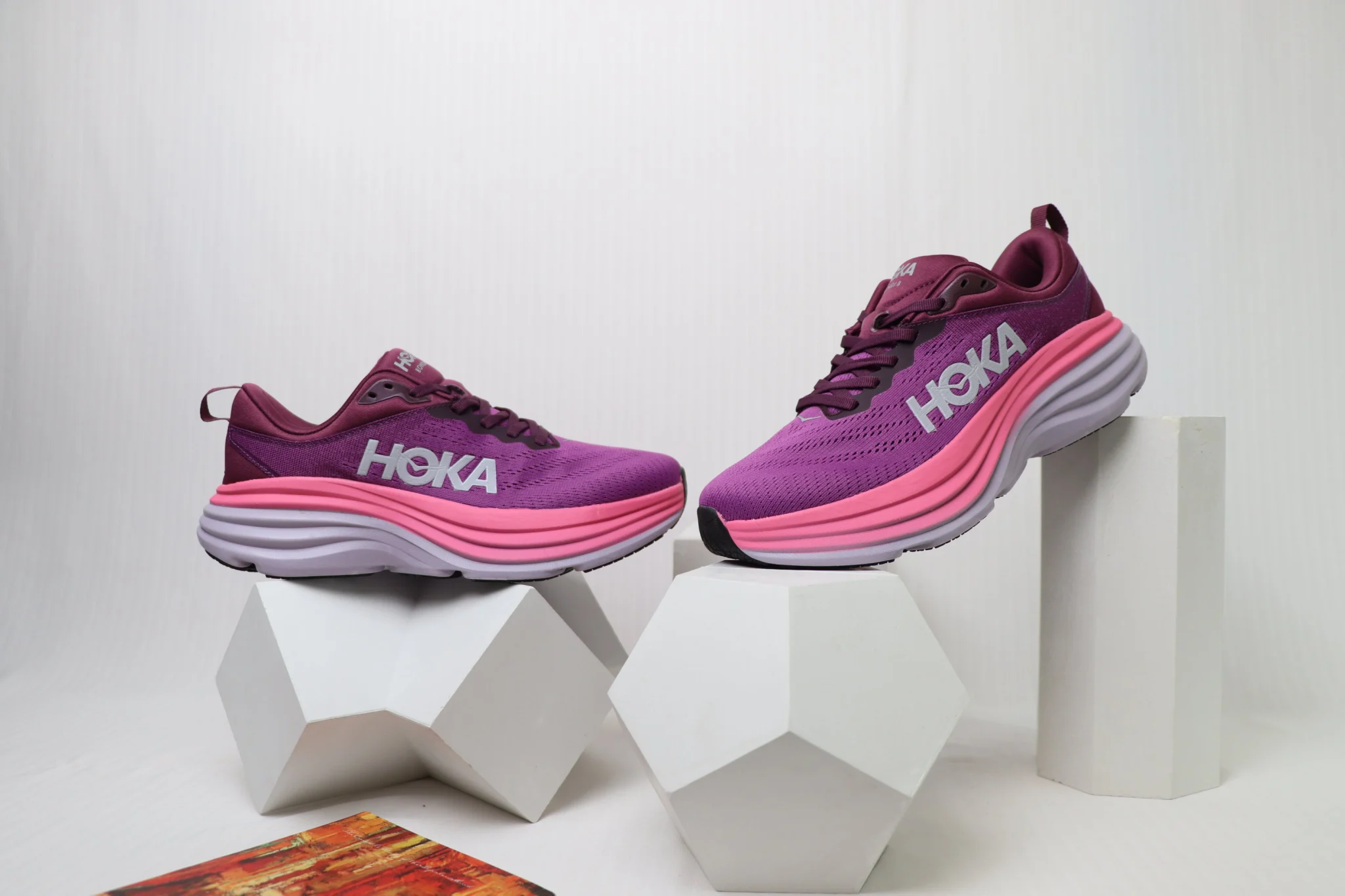 Hoka Bondi 8 - Berry Pulse - Image 4