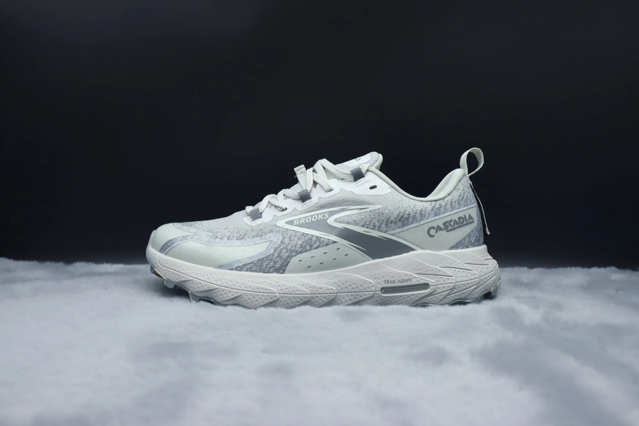 Brooks Cascadia 18 - Arctic White