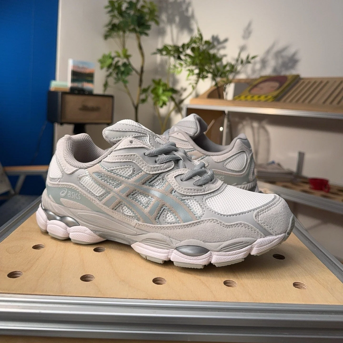 ASICS GEL-NYC - Grey - Image 2