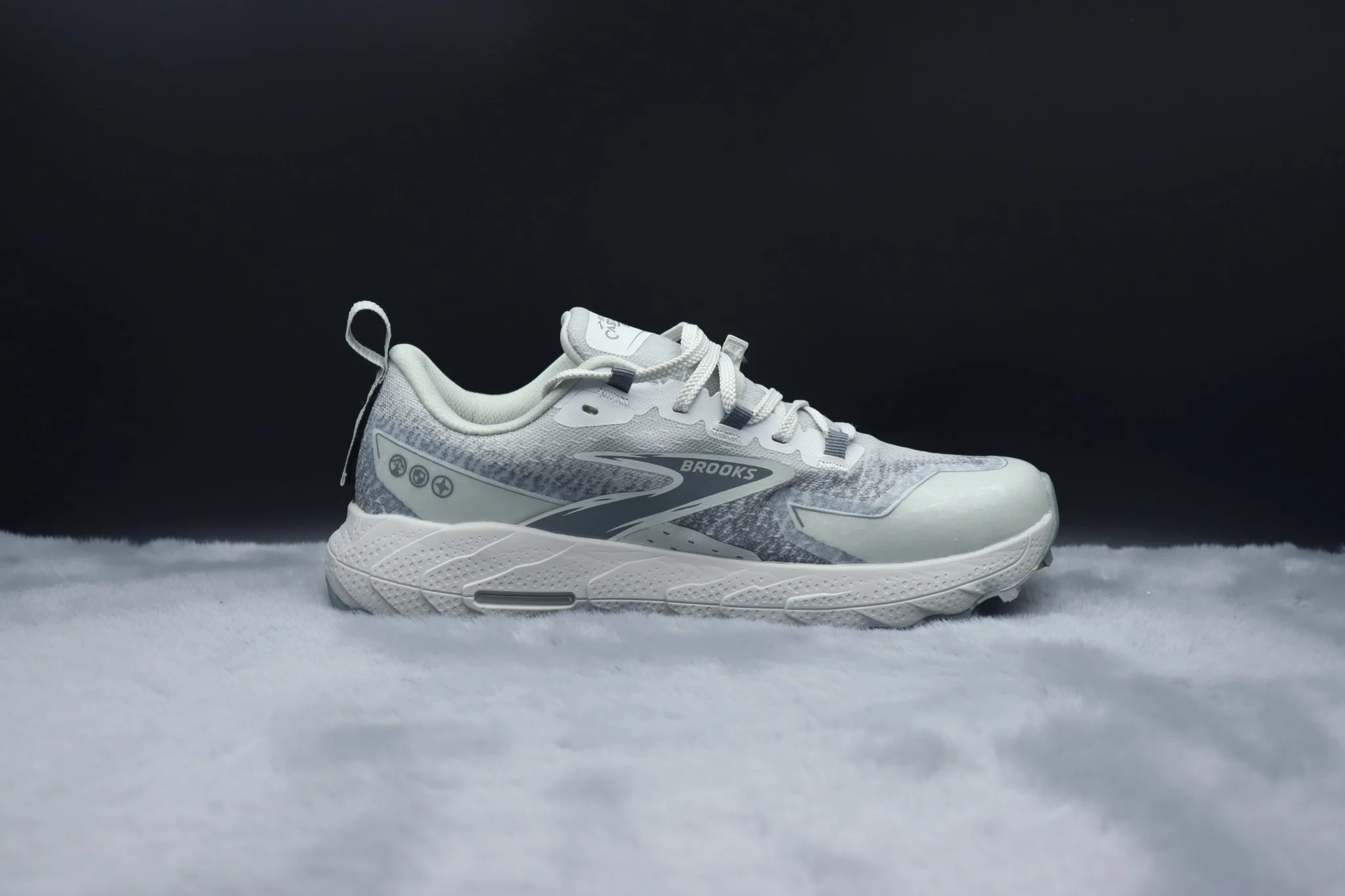 Brooks Cascadia 18 - Arctic White - Image 4