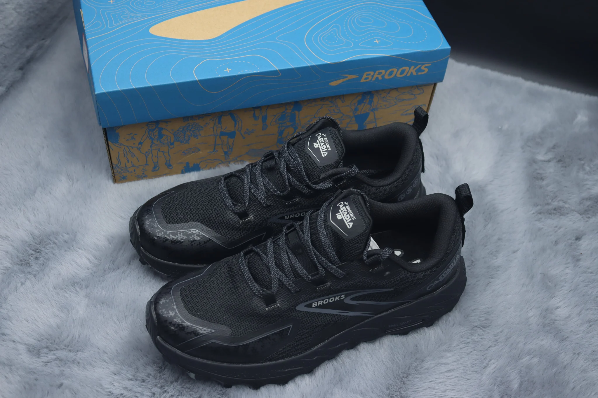 Brooks Cascadia 18 - Carbon Black - Image 4