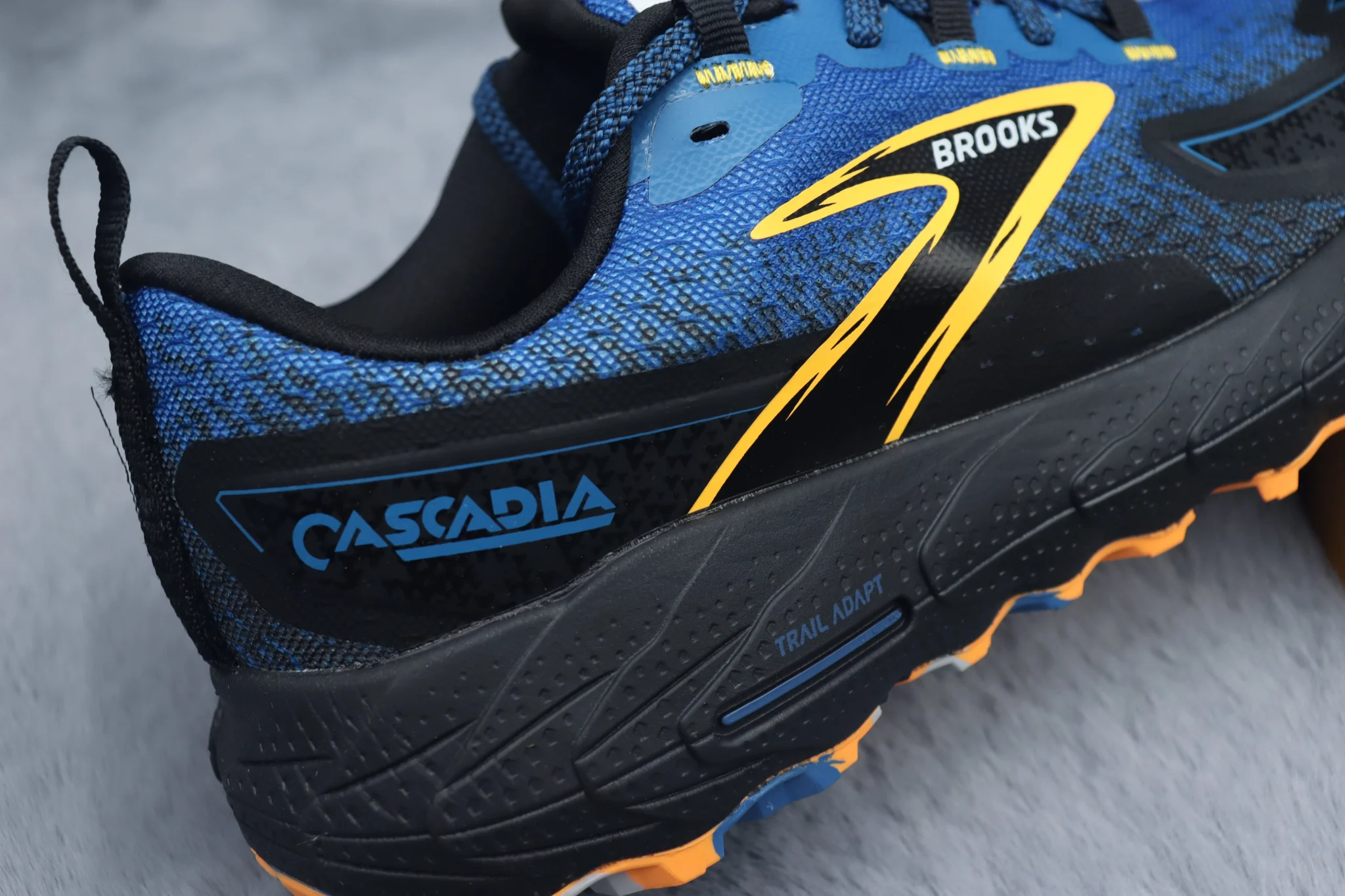 Brooks Cascadia 18 - Midnight Blue - Image 2