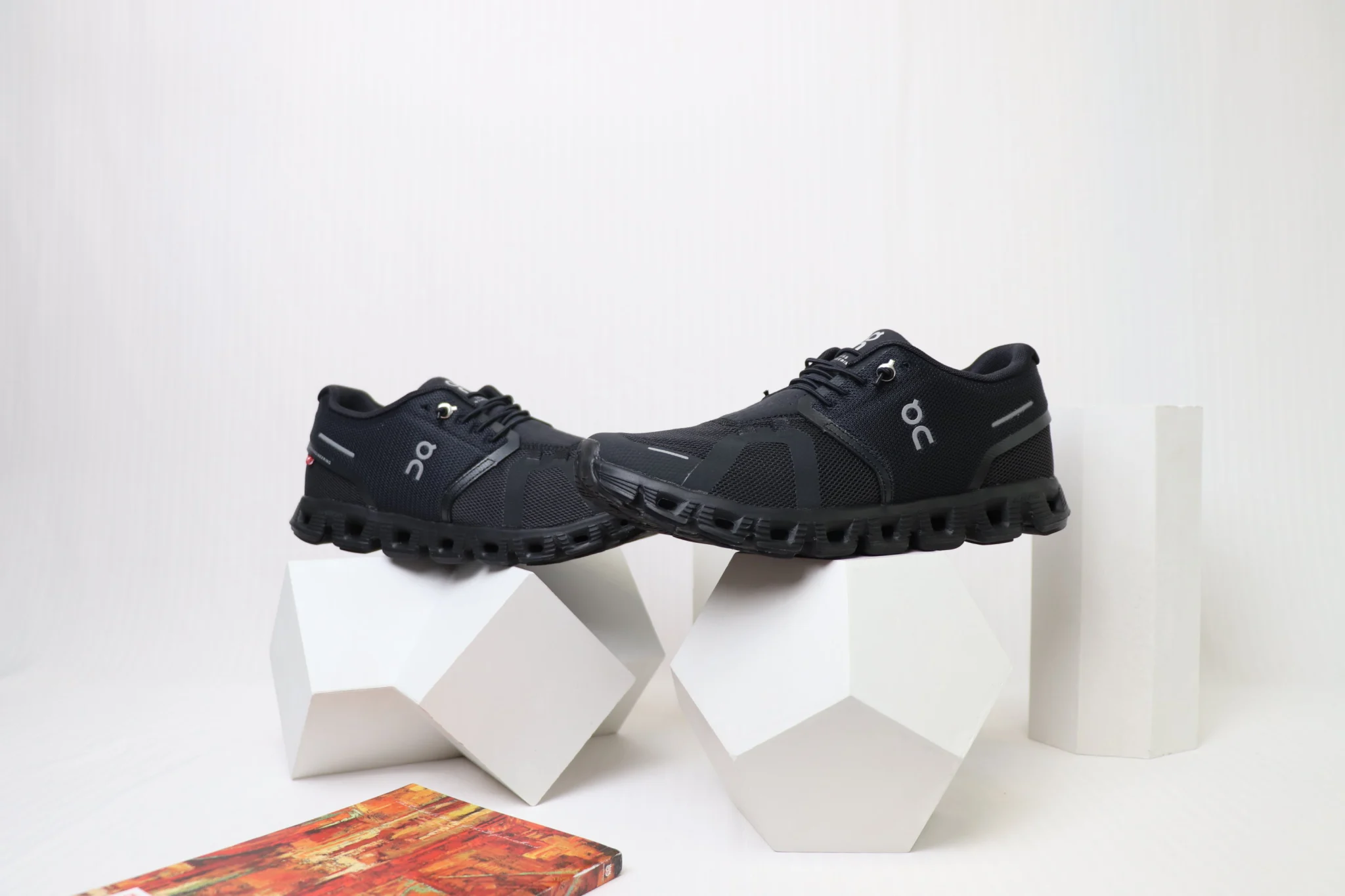On Cloud 5 - All Black - Image 3