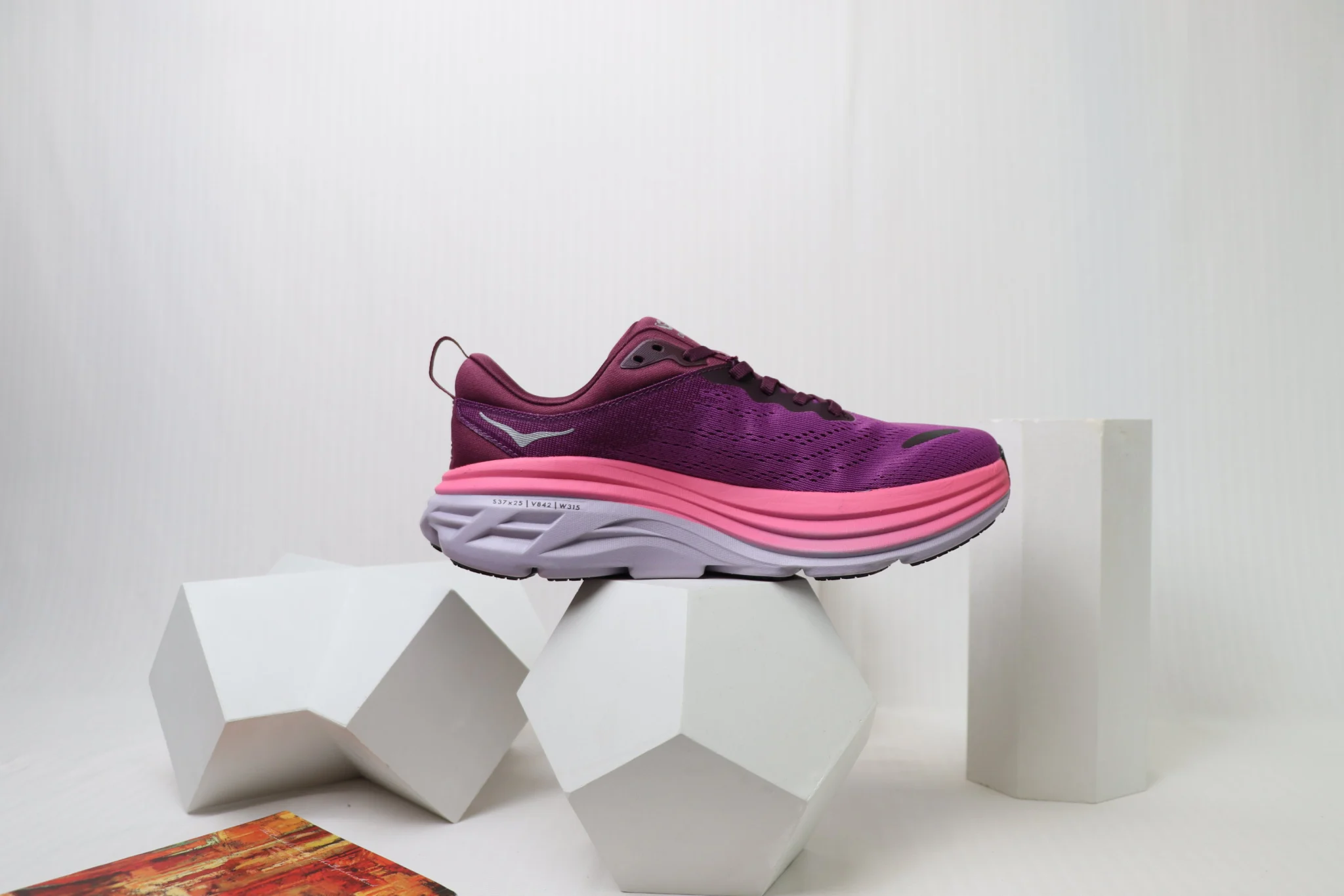 Hoka Bondi 8 - Berry Pulse - Image 3