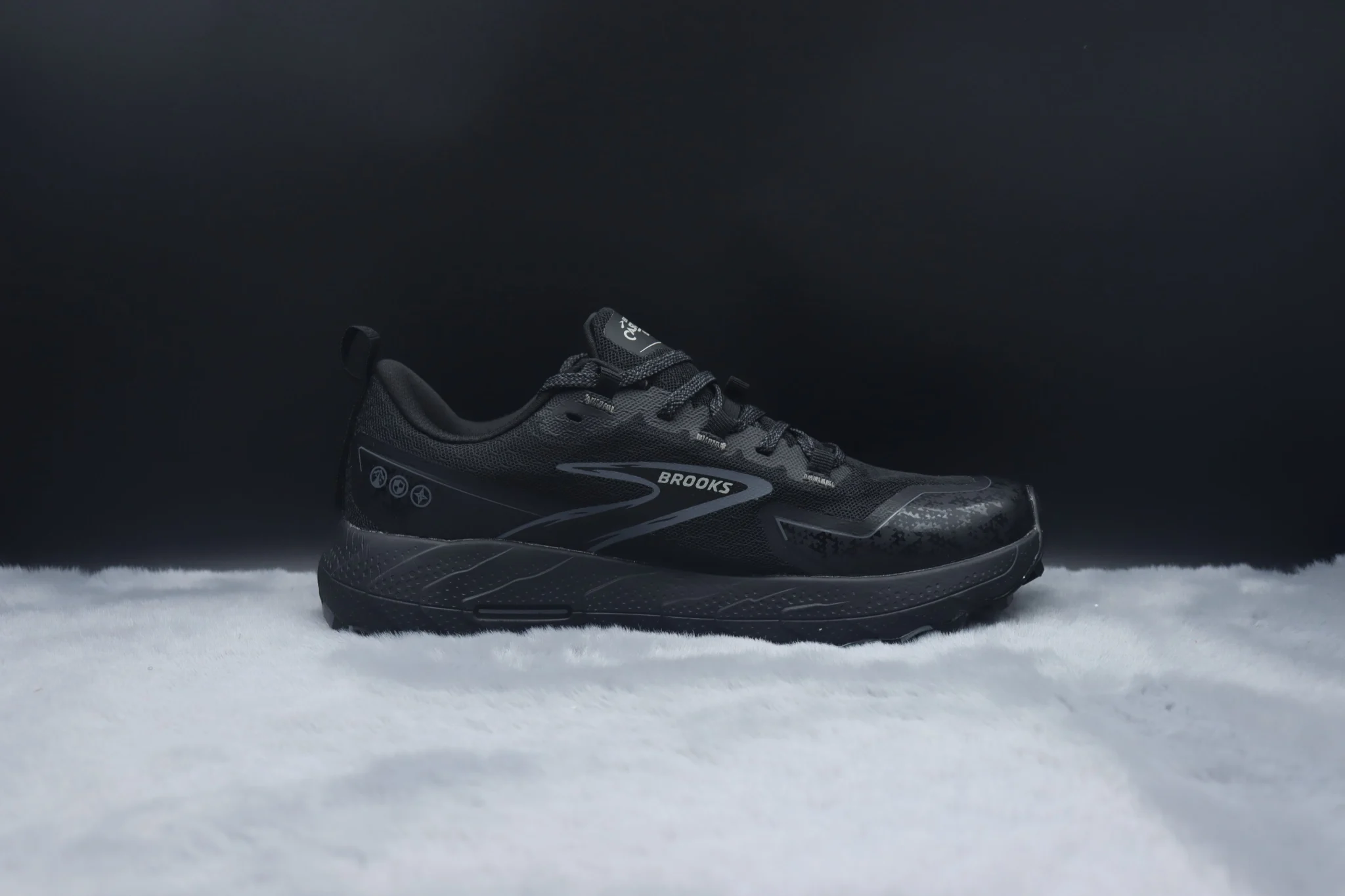 Brooks Cascadia 18 - Carbon Black - Image 3