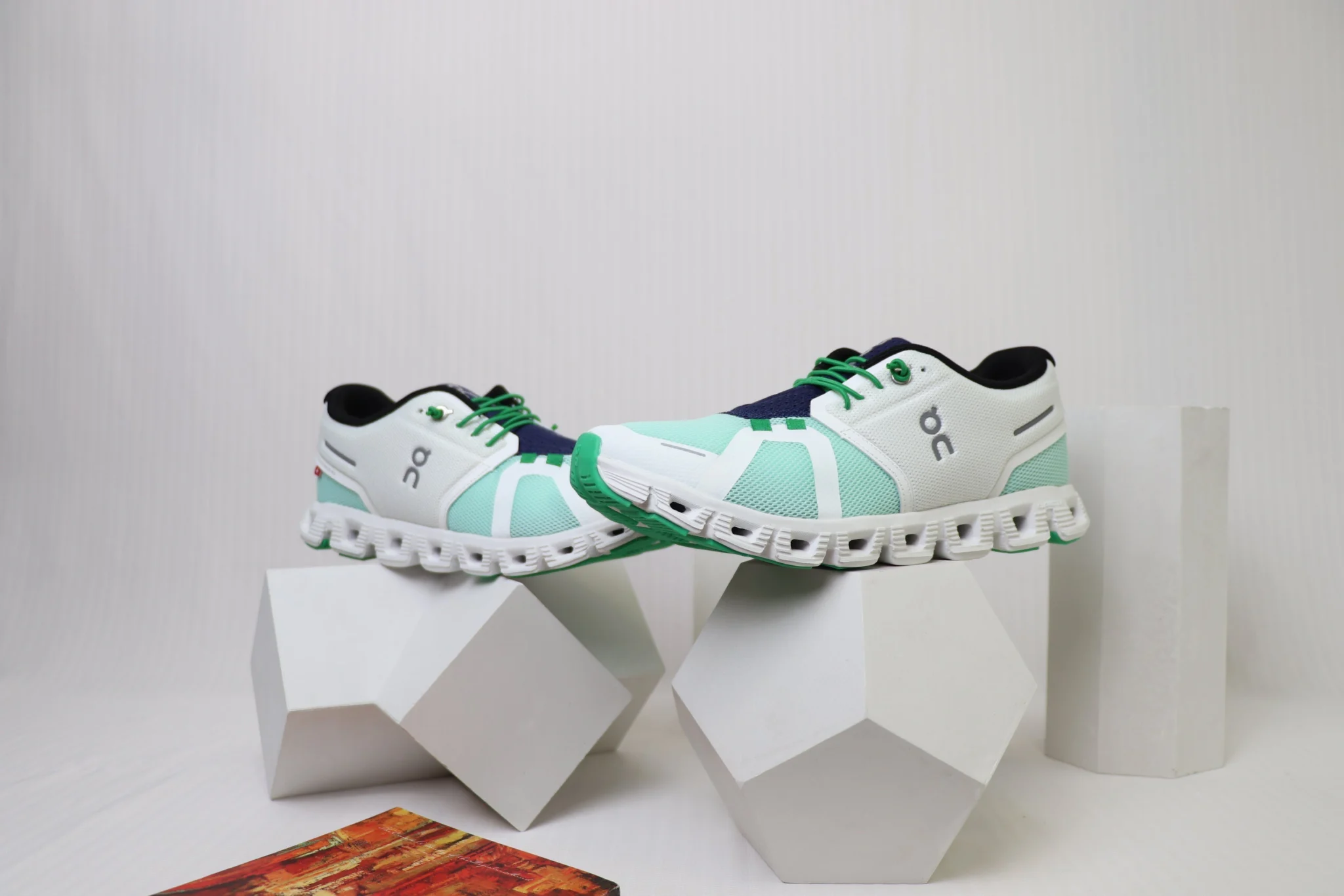 On Cloud 5 - Green - Image 4