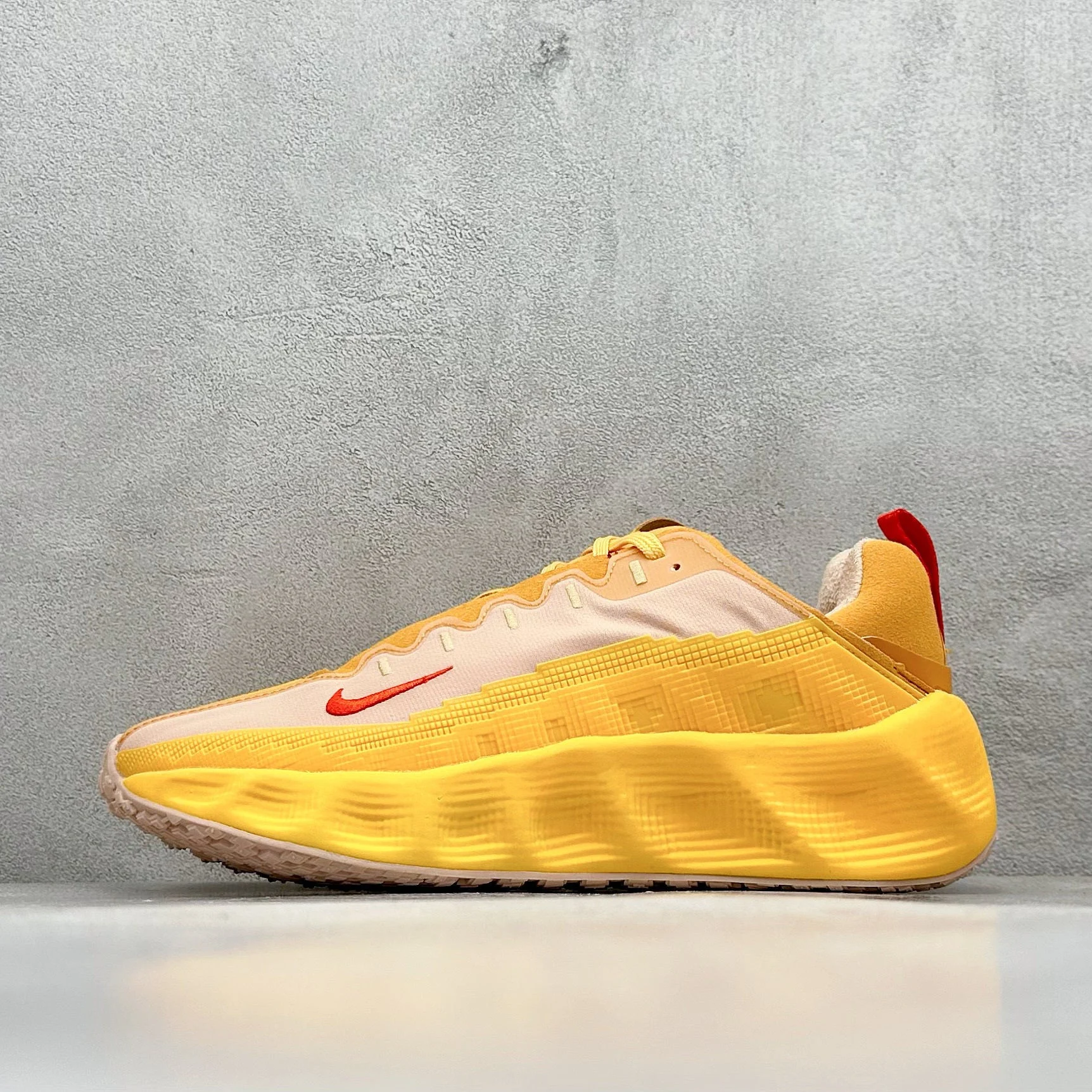 Nike ZoomX Wave - Golden Yellow Sunset