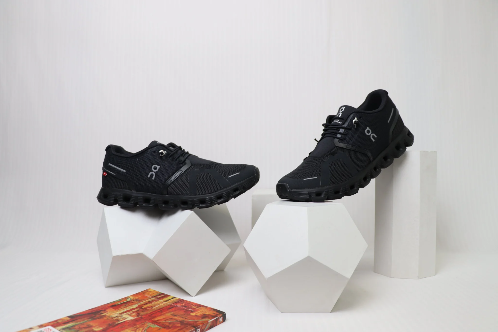 On Cloud 5 - All Black - Image 2