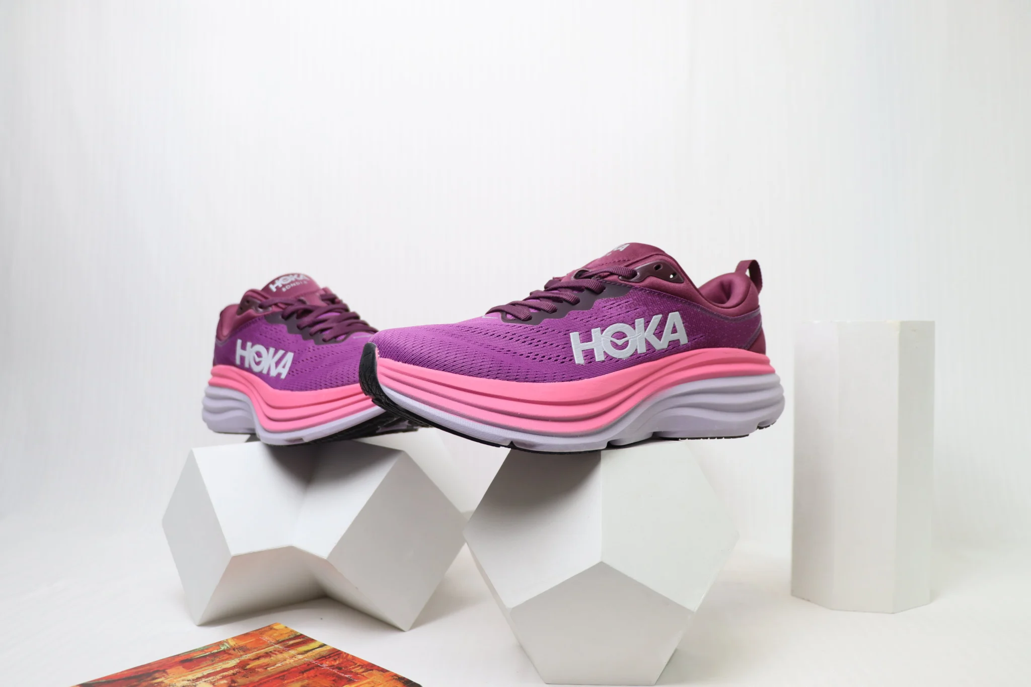 Hoka Bondi 8 - Berry Pulse - Image 2