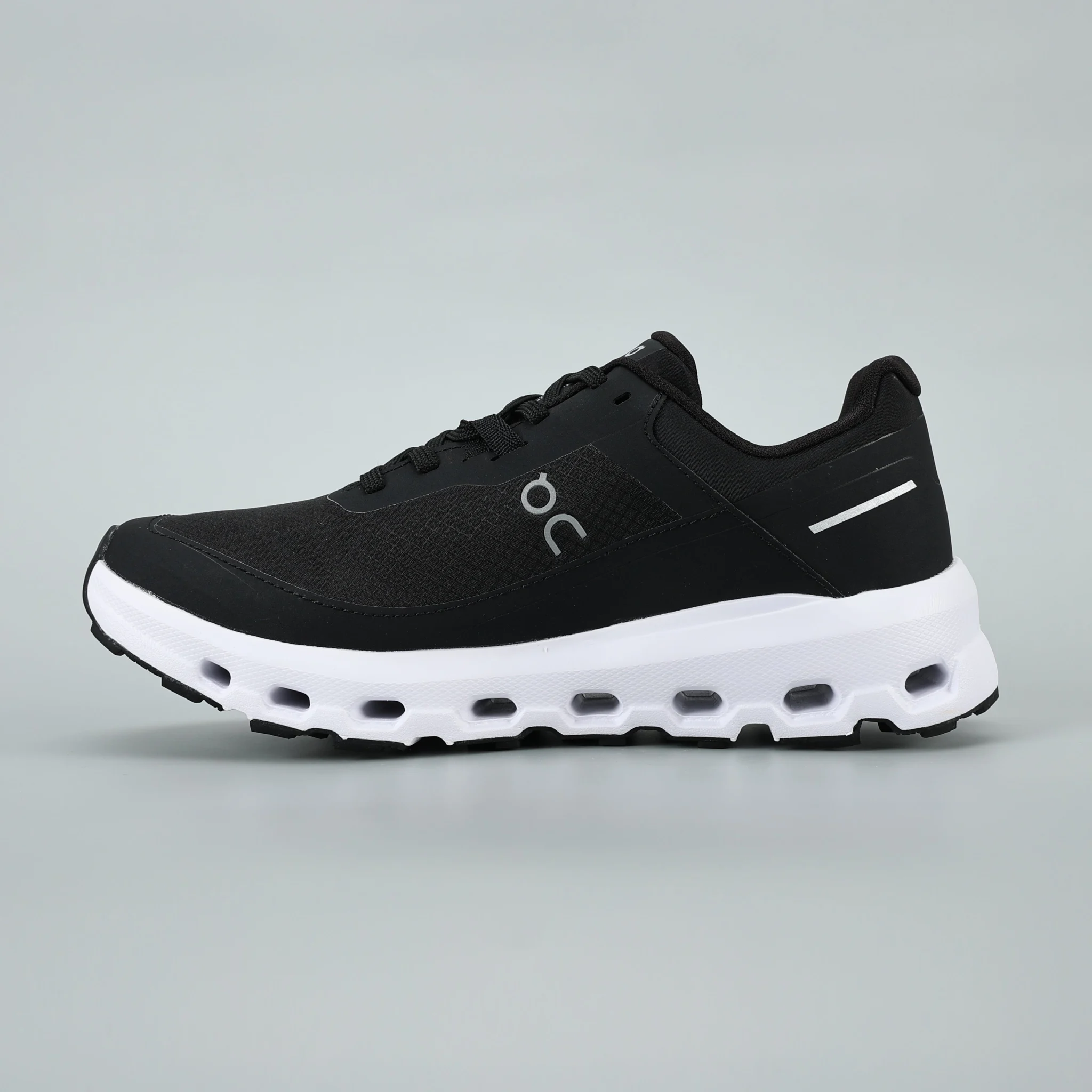 On Cloudvista - Waterproof Black/White - Image 3